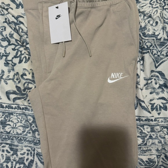 XS Nike Joggers - Picture 5 of 5